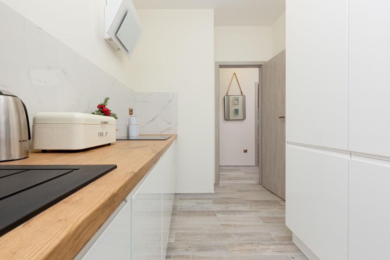 City Center Apartment Elektoralna By Noclegi Renters Warschau Exterior foto