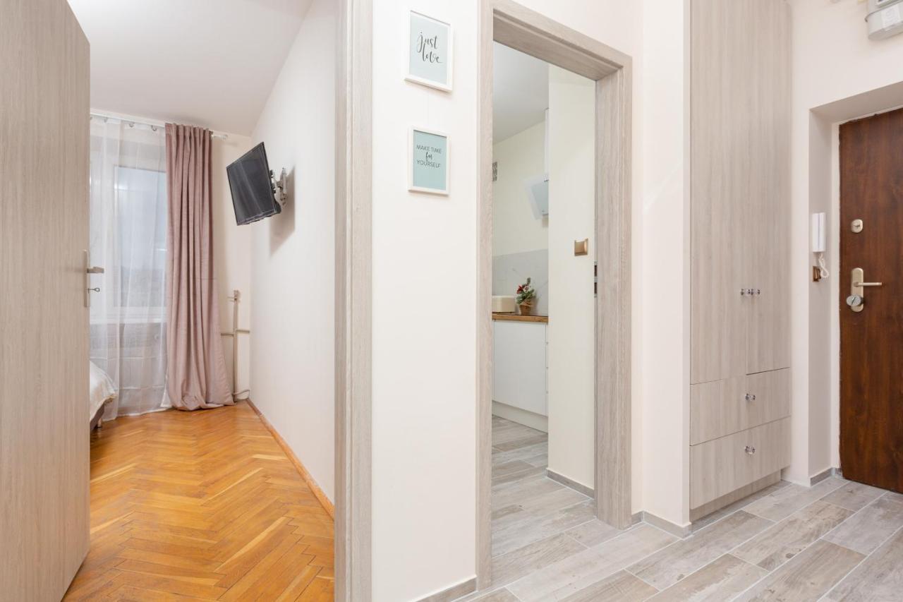City Center Apartment Elektoralna By Noclegi Renters Warschau Exterior foto